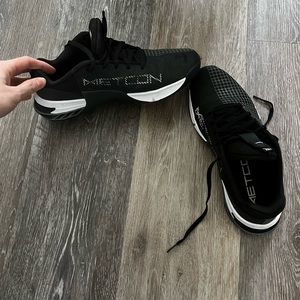 Nike Metcon 8 size 9, women’s